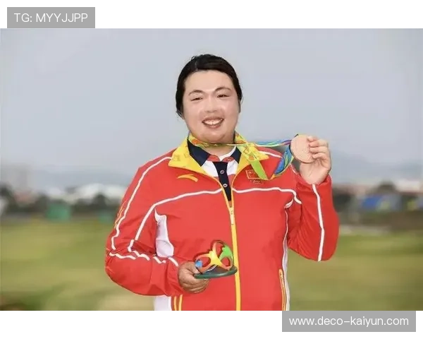 “我想证明女生也能在力量项目上绽放光彩”——访引体向上赛女生贺同学