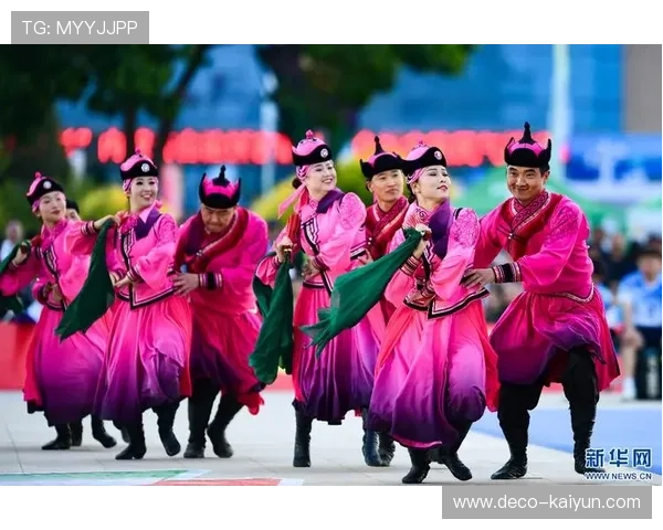 内蒙古昂素镇排球热潮,牧民驱车百里参与比赛 内蒙古昂素镇排球热潮,牧民驱车百里参与比赛