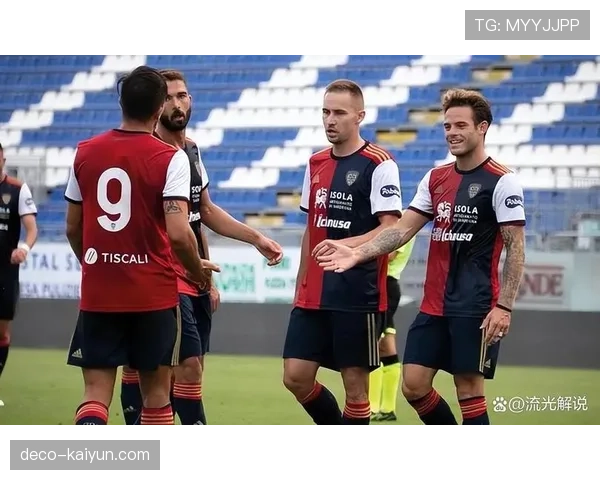 战术复盘：卡利亚里主帅的变阵三后卫如何抢下对阵佛罗伦萨的关键一分